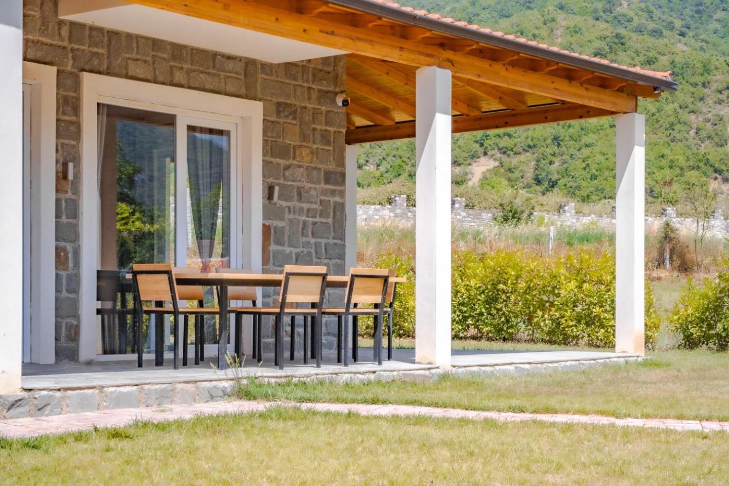Bujtina Lumo & Pool Villa Permet Exterior photo