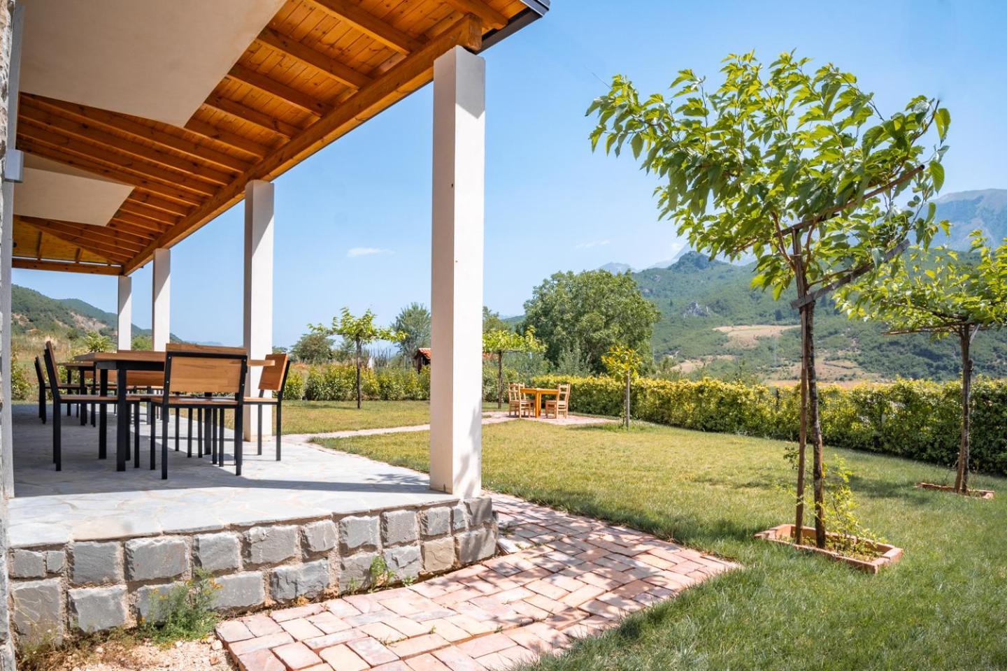 Bujtina Lumo & Pool Villa Permet Exterior photo
