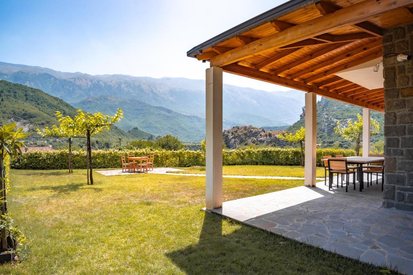 Bujtina Lumo & Pool Villa Permet Exterior photo
